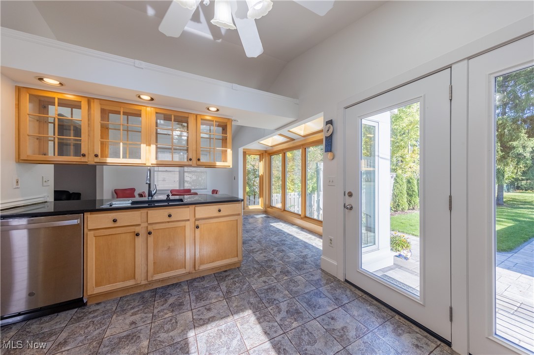 2593 Queenston Road Cleveland, OH 44118 - Photo 16 of 40 Gallery Image 16