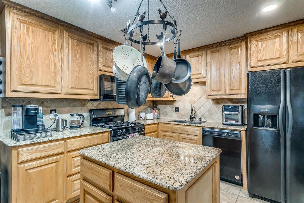 2912 Farm To Market 920 Weatherford, TX 76088 - Photo 5 of 33