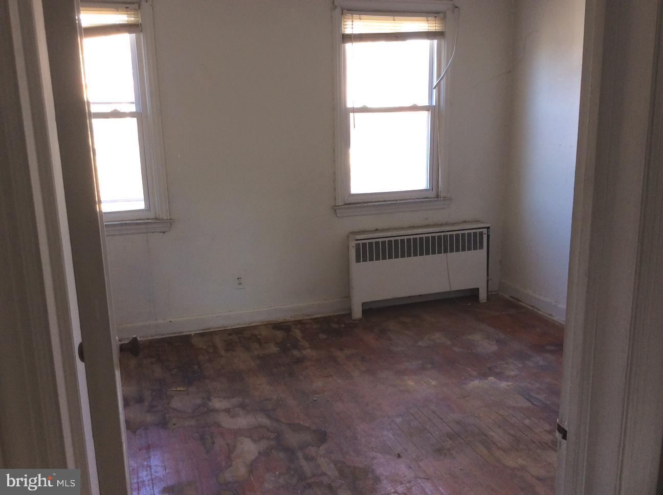 3571 Benzinger Road Baltimore, MD 21229 - Photo 6 of 9 Gallery Image 6