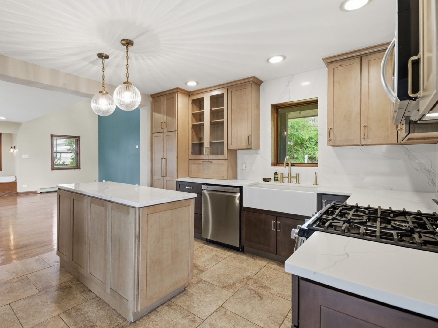 19W681 109th Street Lemont, IL 60439 - Photo 7 of 39