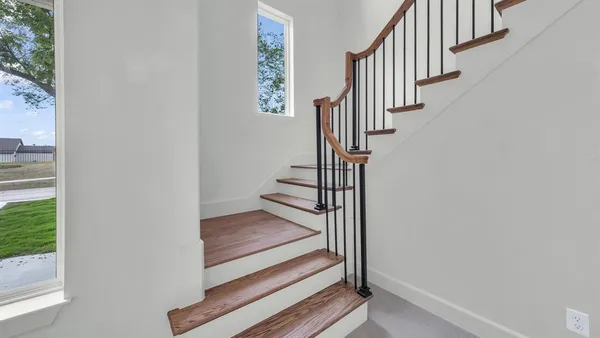 $595,000 | 208 Park Villa Lane, Aledo, TX 76008