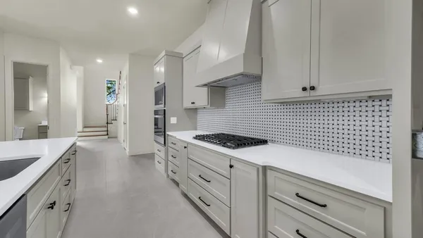 $595,000 | 208 Park Villa Lane, Aledo, TX 76008