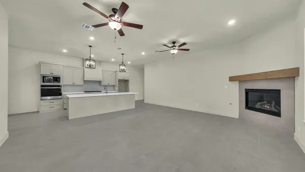$595,000 | 208 Park Villa Lane, Aledo, TX 76008