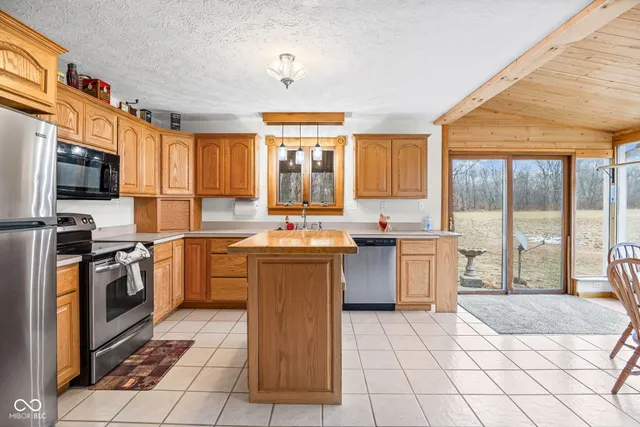 $890,000 | 10162 New Richmond Road, New Richmond, IN 47967