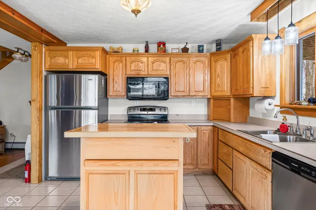 $890,000 | 10162 New Richmond Road, New Richmond, IN 47967