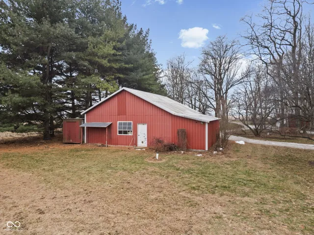 $890,000 | 10162 New Richmond Road, New Richmond, IN 47967