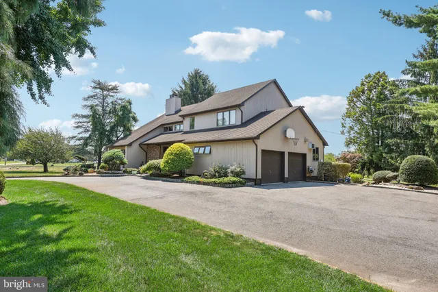 $2,999,995 | 45 McCaffery Road, Manalapan, NJ 07726