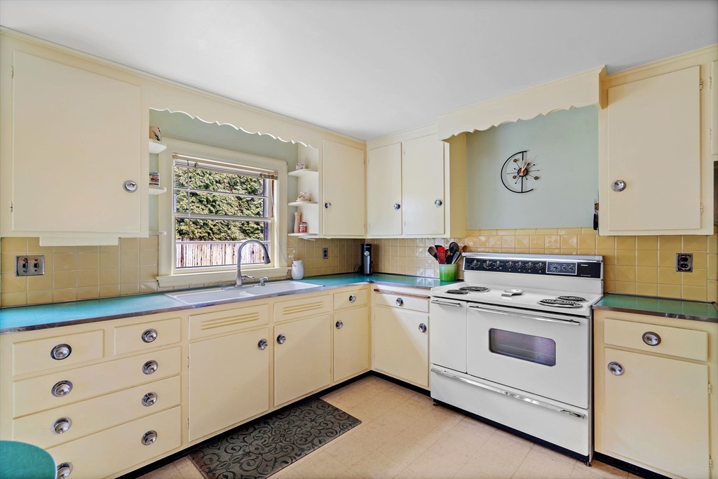 6 Shaw Road Belmont, MA 02478 - Photo 11 of 39