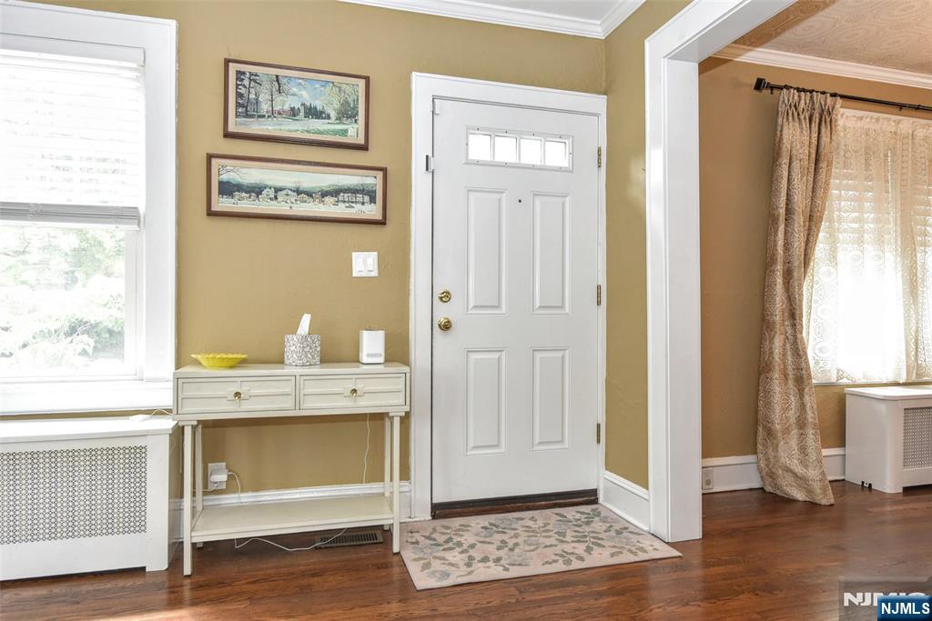 354 Demarest Avenue Oradell, NJ 07649 - Photo 8 of 33