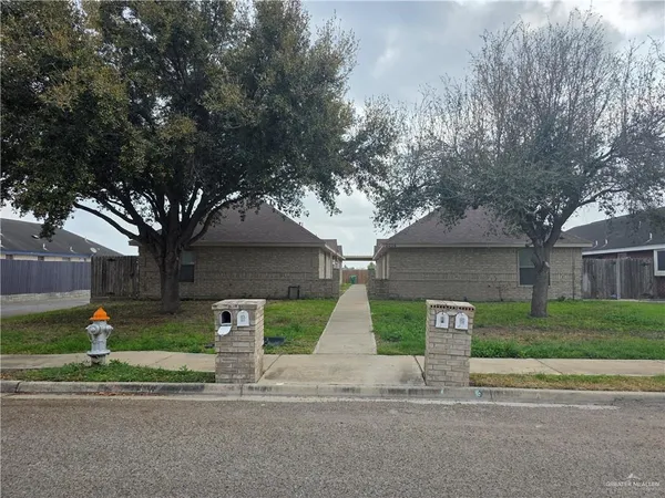 $900 | 2204 North Dahlia Street, Unit 3, Pharr, TX 78577