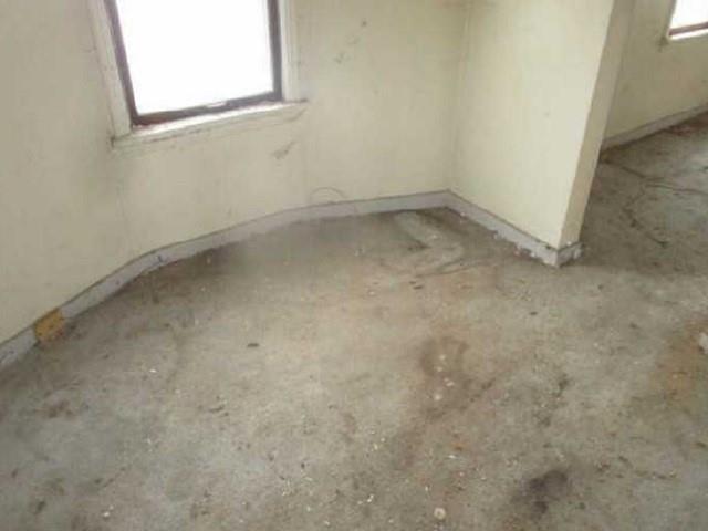 439 Alexander Street McKees Rocks, PA 15136 - Photo 4 of 9