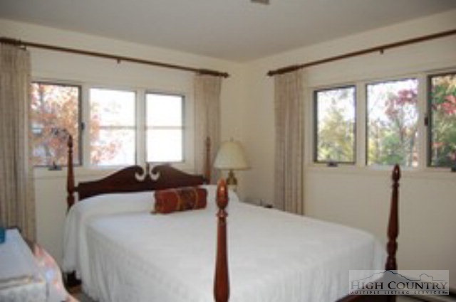 122 Pine Ridge Loop Newland, NC 28657 - Photo 8 of 31 Gallery Image 8