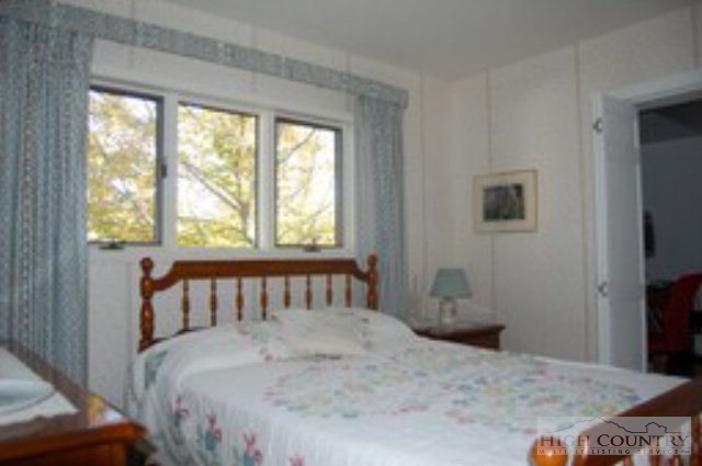 122 Pine Ridge Loop Newland, NC 28657 - Photo 10 of 31 Gallery Image 10