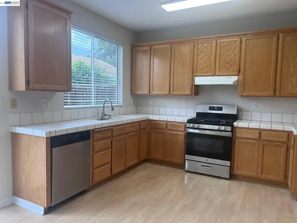 $575,000 | 1420 Teakwood Way, Tracy, CA 95376