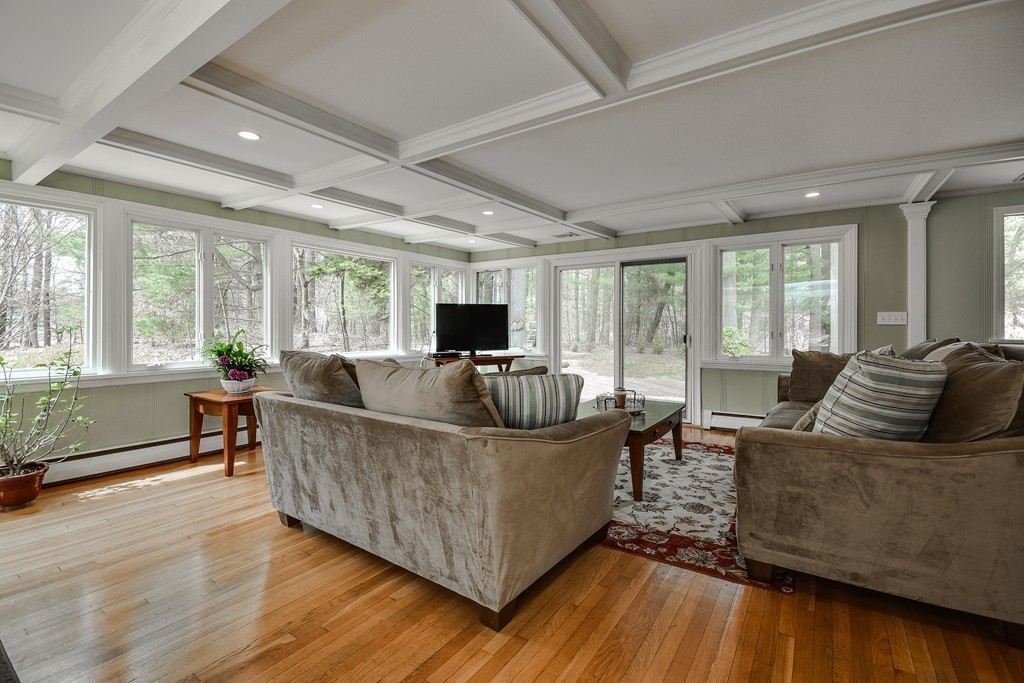 45 Oak Knoll Road Natick, MA 01760 - Photo 5 of 29 Gallery Image 5