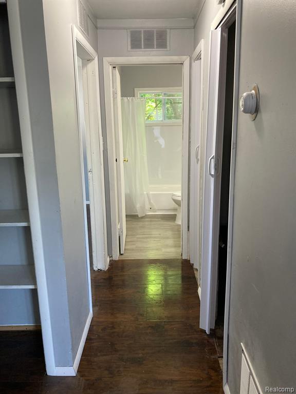 14016 Lamphere Detroit, MI 48223 - Photo 4 of 9