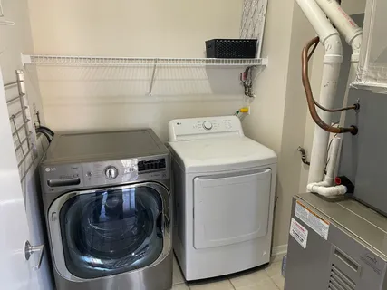 $2,300 | 915 South Oak Park Avenue, Unit 1A, Oak Park, IL 60304