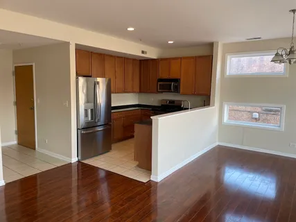 $2,300 | 915 South Oak Park Avenue, Unit 1A, Oak Park, IL 60304