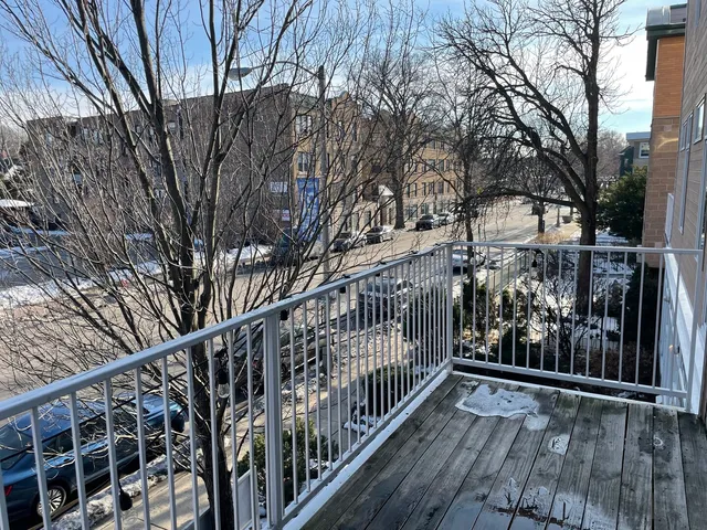 $2,300 | 915 South Oak Park Avenue, Unit 1A, Oak Park, IL 60304