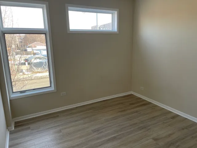 $2,300 | 915 South Oak Park Avenue, Unit 1A, Oak Park, IL 60304