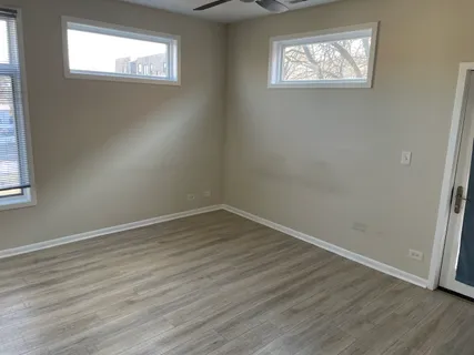 $2,300 | 915 South Oak Park Avenue, Unit 1A, Oak Park, IL 60304