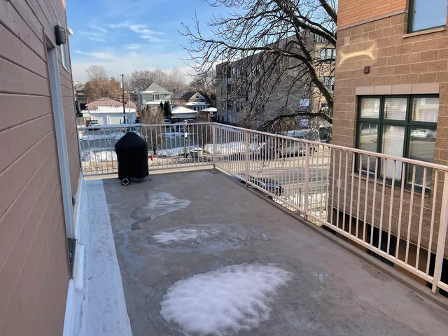 $2,300 | 915 South Oak Park Avenue, Unit 1A, Oak Park, IL 60304