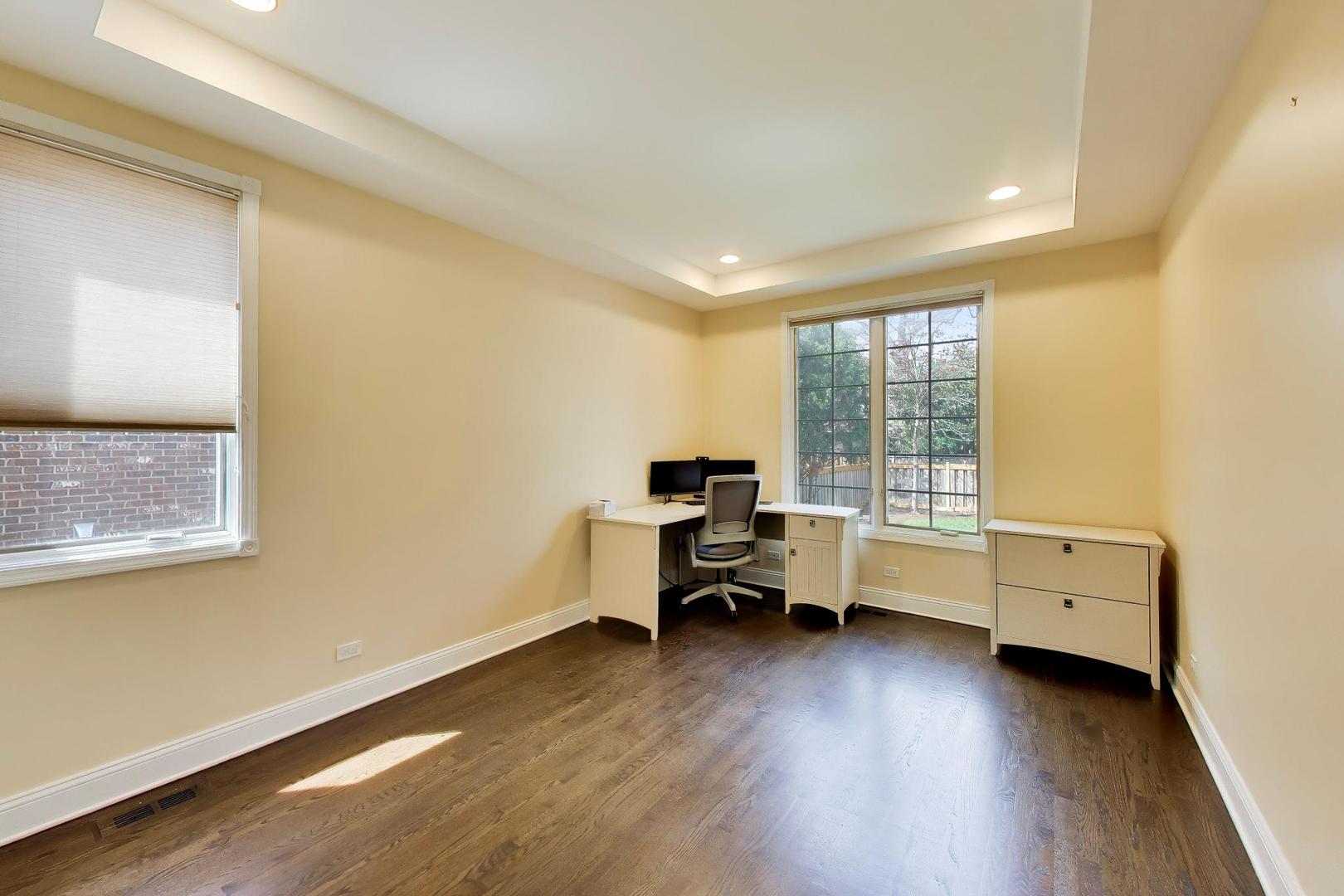 2444 North De Cook Court Park Ridge, IL 60068 - Photo 18 of 70