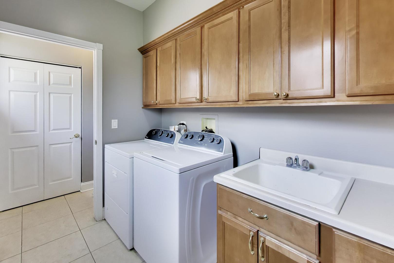 2444 North De Cook Court Park Ridge, IL 60068 - Photo 20 of 70