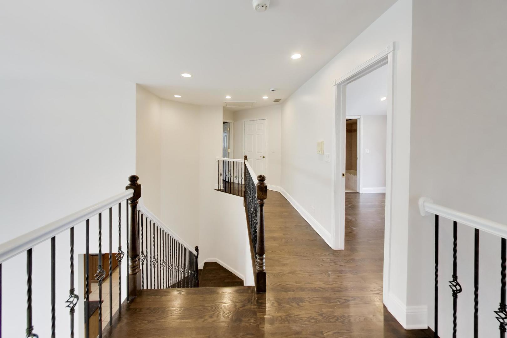 2444 North De Cook Court Park Ridge, IL 60068 - Photo 22 of 70