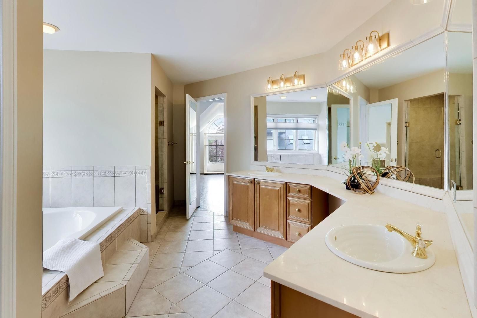 2444 North De Cook Court Park Ridge, IL 60068 - Photo 26 of 70