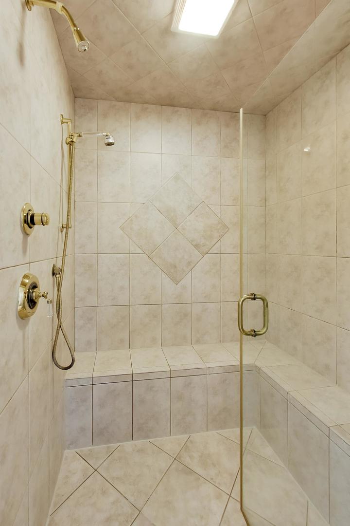 2444 North De Cook Court Park Ridge, IL 60068 - Photo 29 of 70