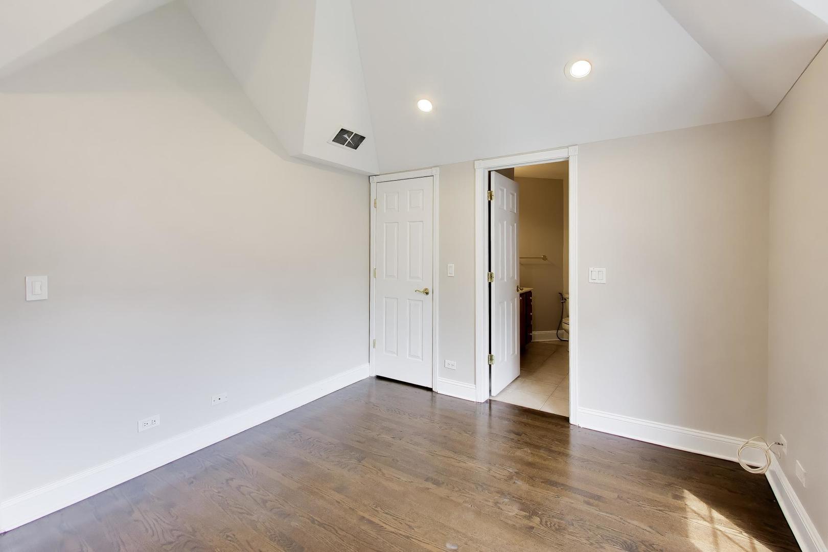 2444 North De Cook Court Park Ridge, IL 60068 - Photo 32 of 70
