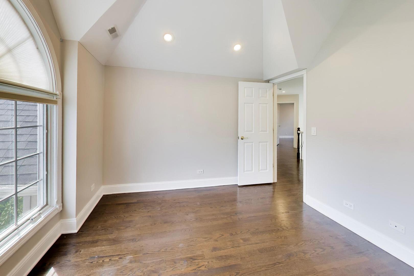2444 North De Cook Court Park Ridge, IL 60068 - Photo 33 of 70