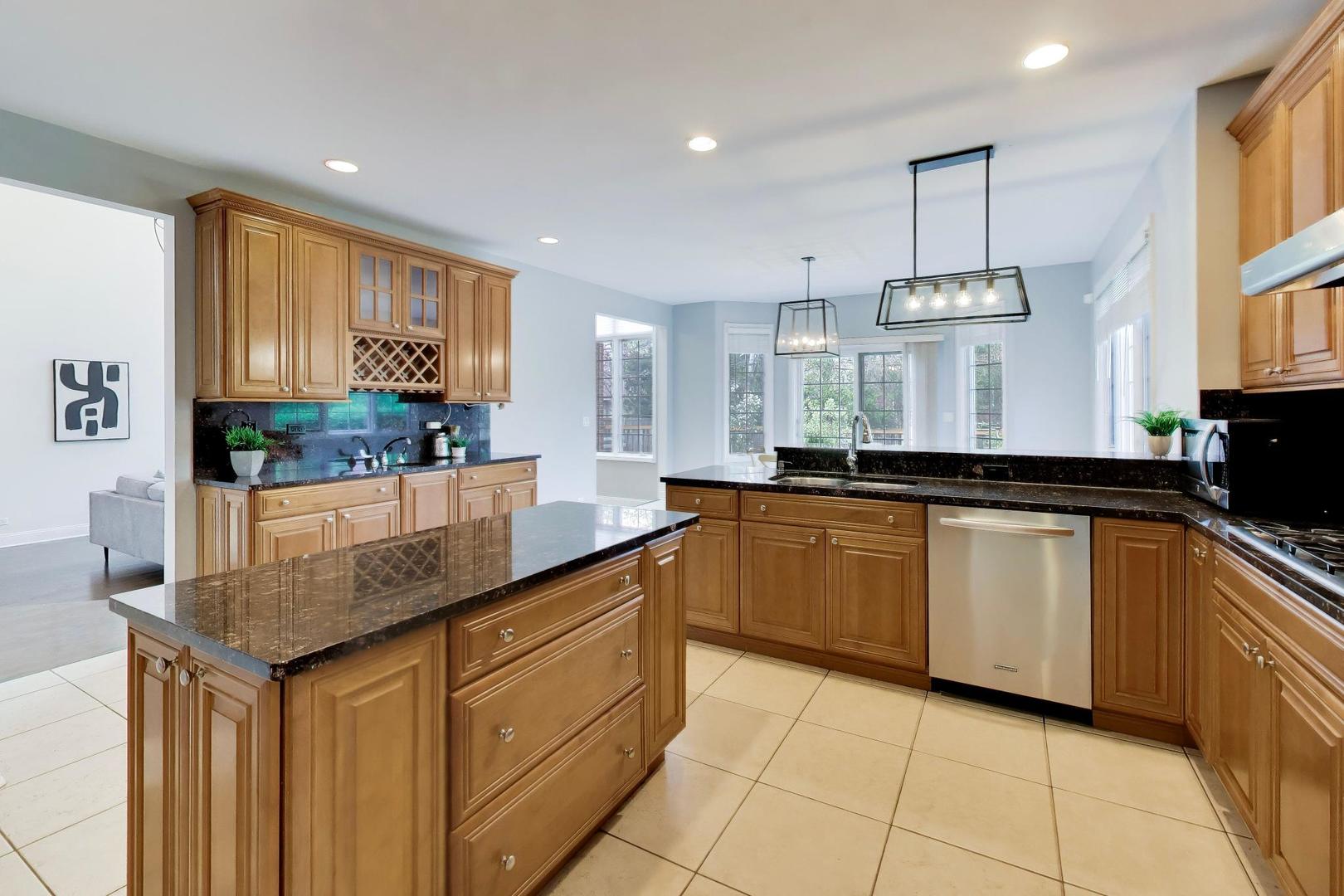 2444 North De Cook Court Park Ridge, IL 60068 - Photo 10 of 70