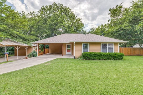 $225,000 | 105 Pecan Street, Whitesboro, TX 76273