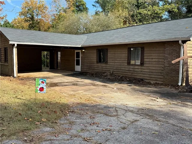 a view of a house with a garage