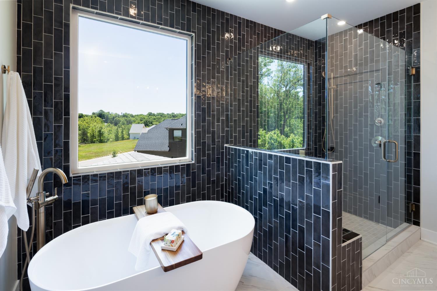 6984 Shadow Ridge Road Cincinnati, OH 45230 - Photo 17 of 22 Primary Bath with Soaking Tub & Walk-In Shower