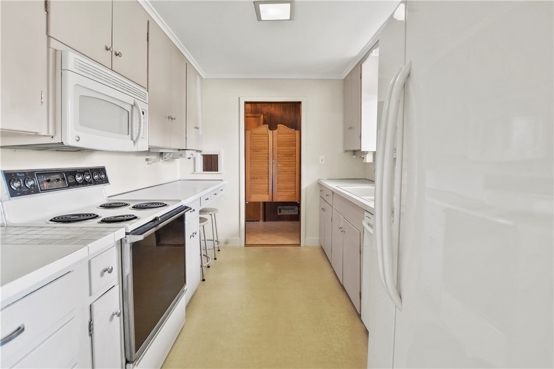 6 Edgewater Road South Kingstown, RI 02879 - Photo 16 of 33