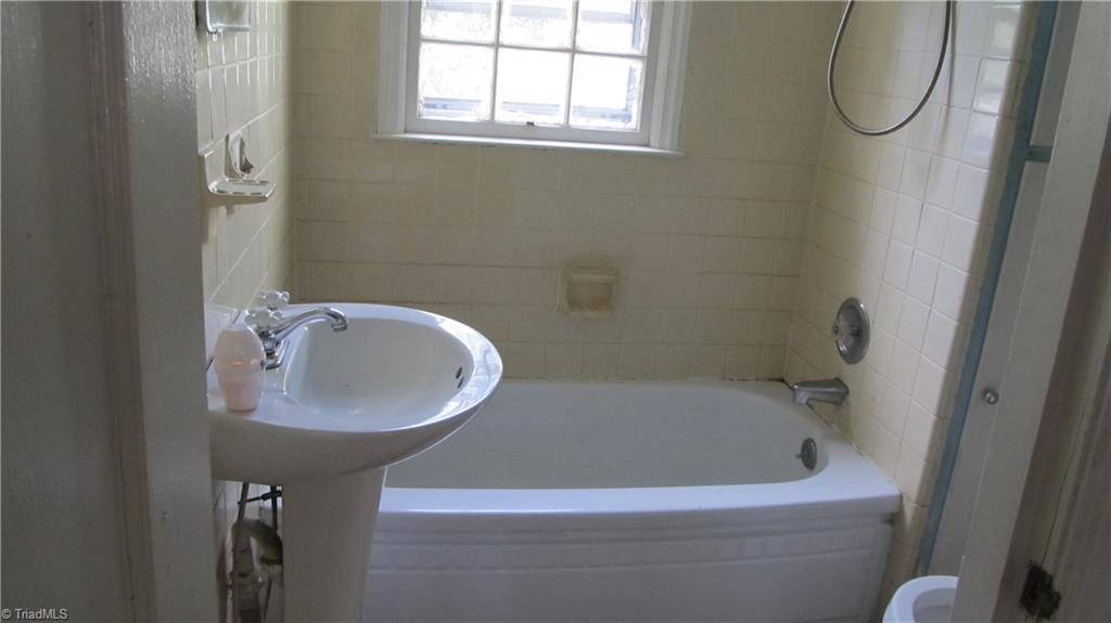 128 Horneytown Road High Point, NC 27265 - Photo 10 of 12 Gallery Image 10