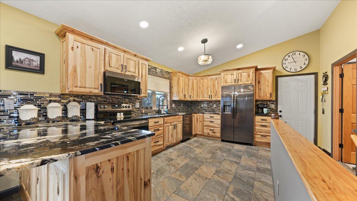 W997 Hammes Road Washington, WI 54614 - Photo 10 of 29 09-DSC09943
