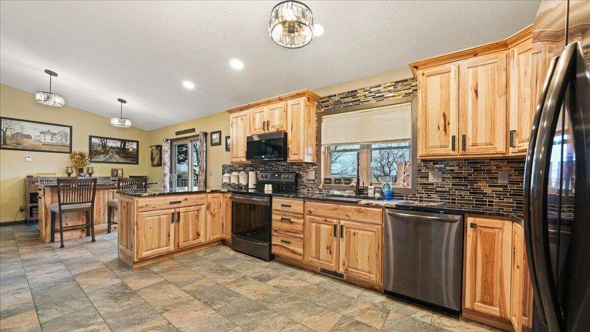 W997 Hammes Road Washington, WI 54614 - Photo 11 of 29 10-DSC09948