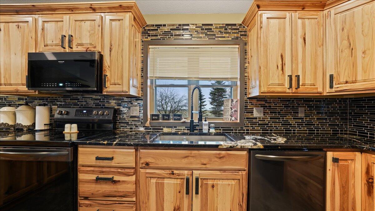 W997 Hammes Road Washington, WI 54614 - Photo 12 of 29 11-DSC09953