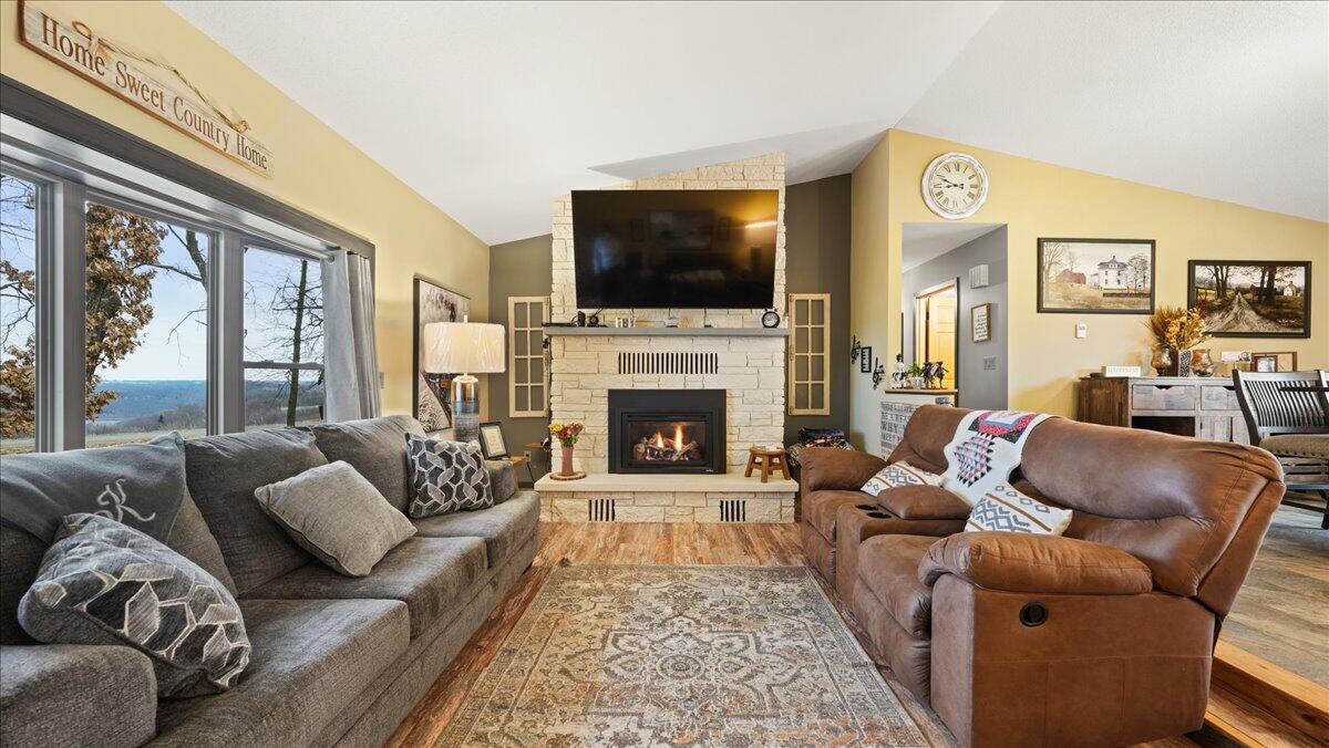 W997 Hammes Road Washington, WI 54614 - Photo 16 of 29 06-DSC09923