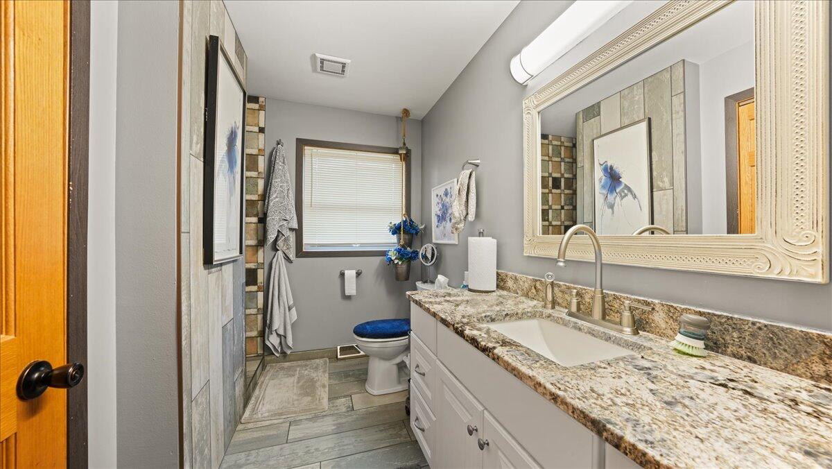 W997 Hammes Road Washington, WI 54614 - Photo 25 of 29 22-DSC09908