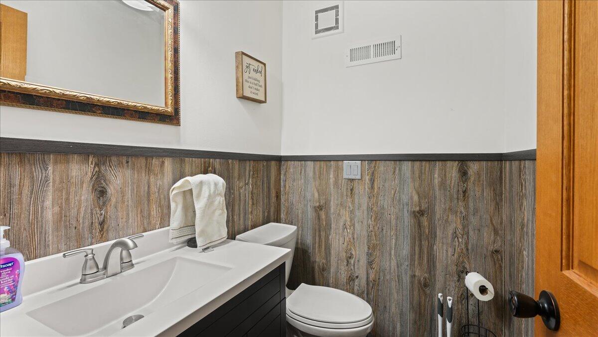 W997 Hammes Road Washington, WI 54614 - Photo 27 of 29 24-DSC09978