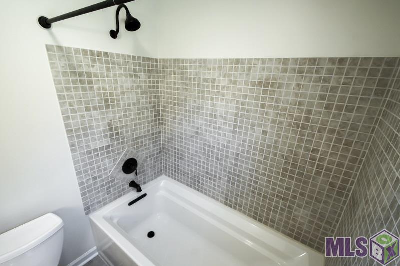 21160 Chaney Road Zachary, LA 70791 - Photo 17 of 33 Master Bath