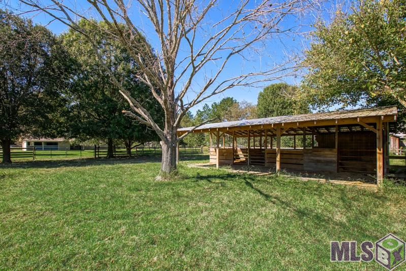 21160 Chaney Road Zachary, LA 70791 - Photo 29 of 33 Stables