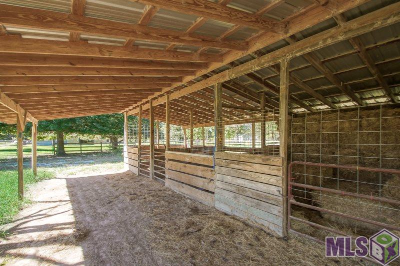 21160 Chaney Road Zachary, LA 70791 - Photo 3 of 33 3 Stall Barn