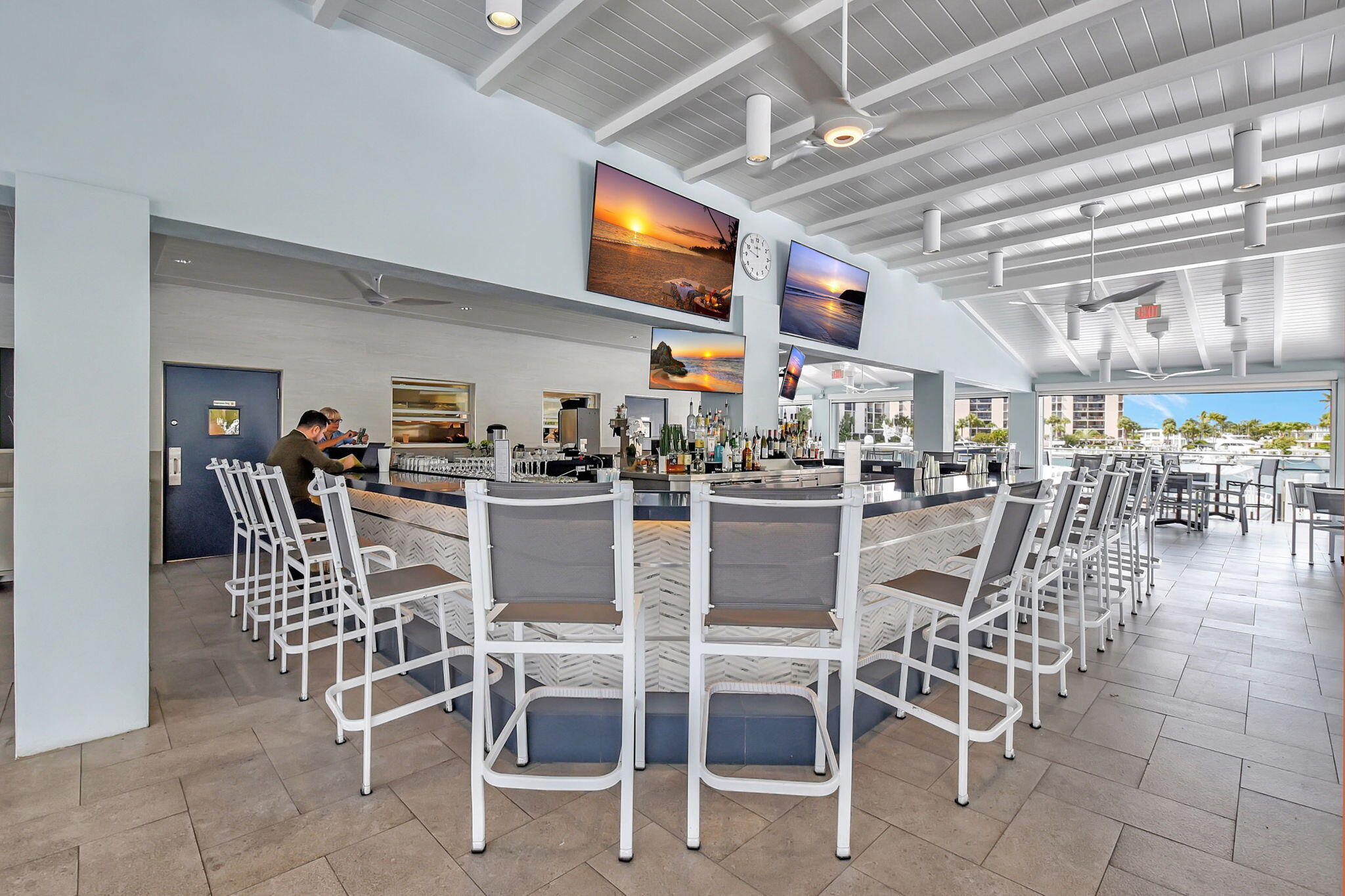 2667 North Ocean Boulevard, Unit 405I Boca Raton, FL 33431 - Photo 26 of 30 Restaurant