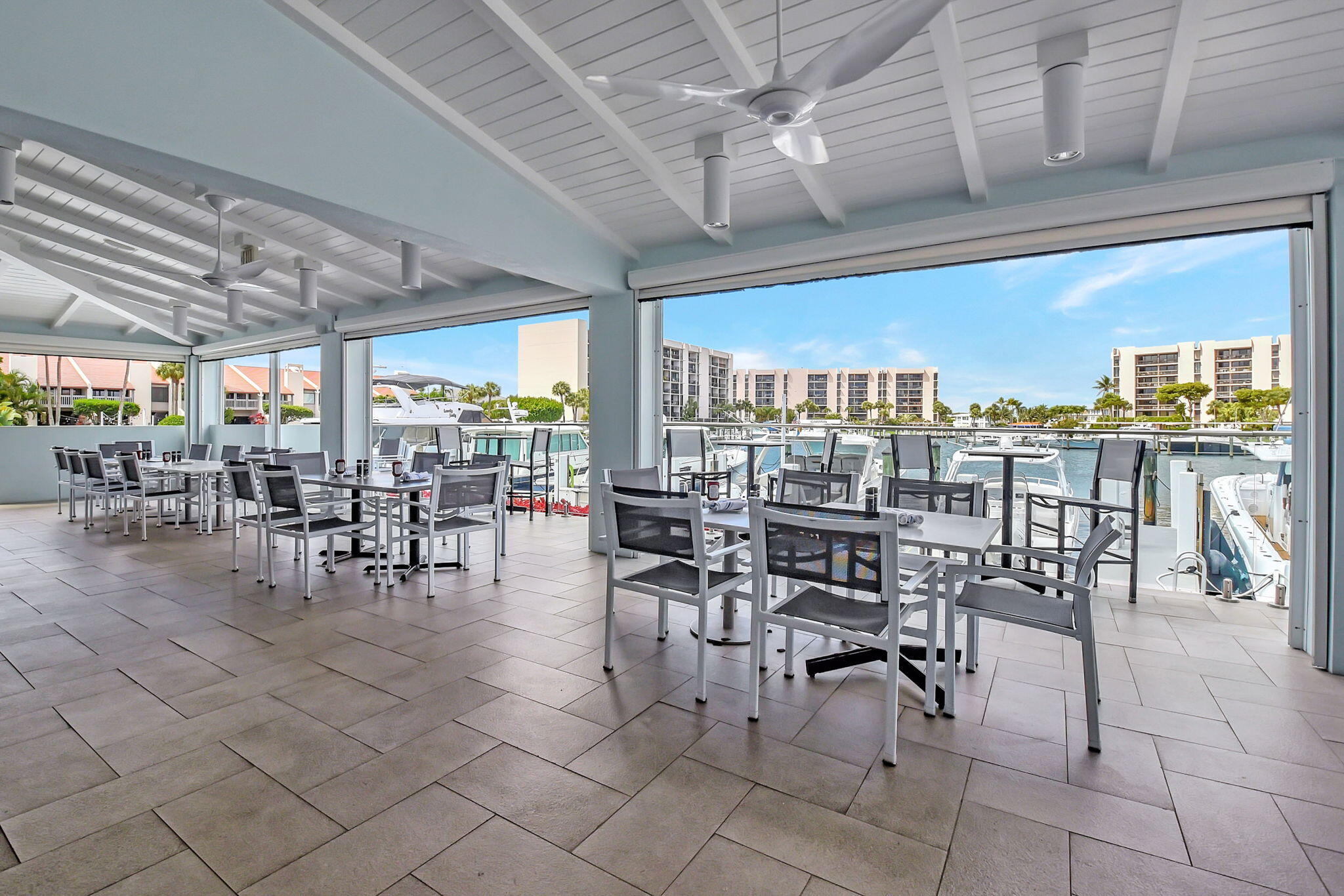 2667 North Ocean Boulevard, Unit 405I Boca Raton, FL 33431 - Photo 27 of 30 Restaurant
